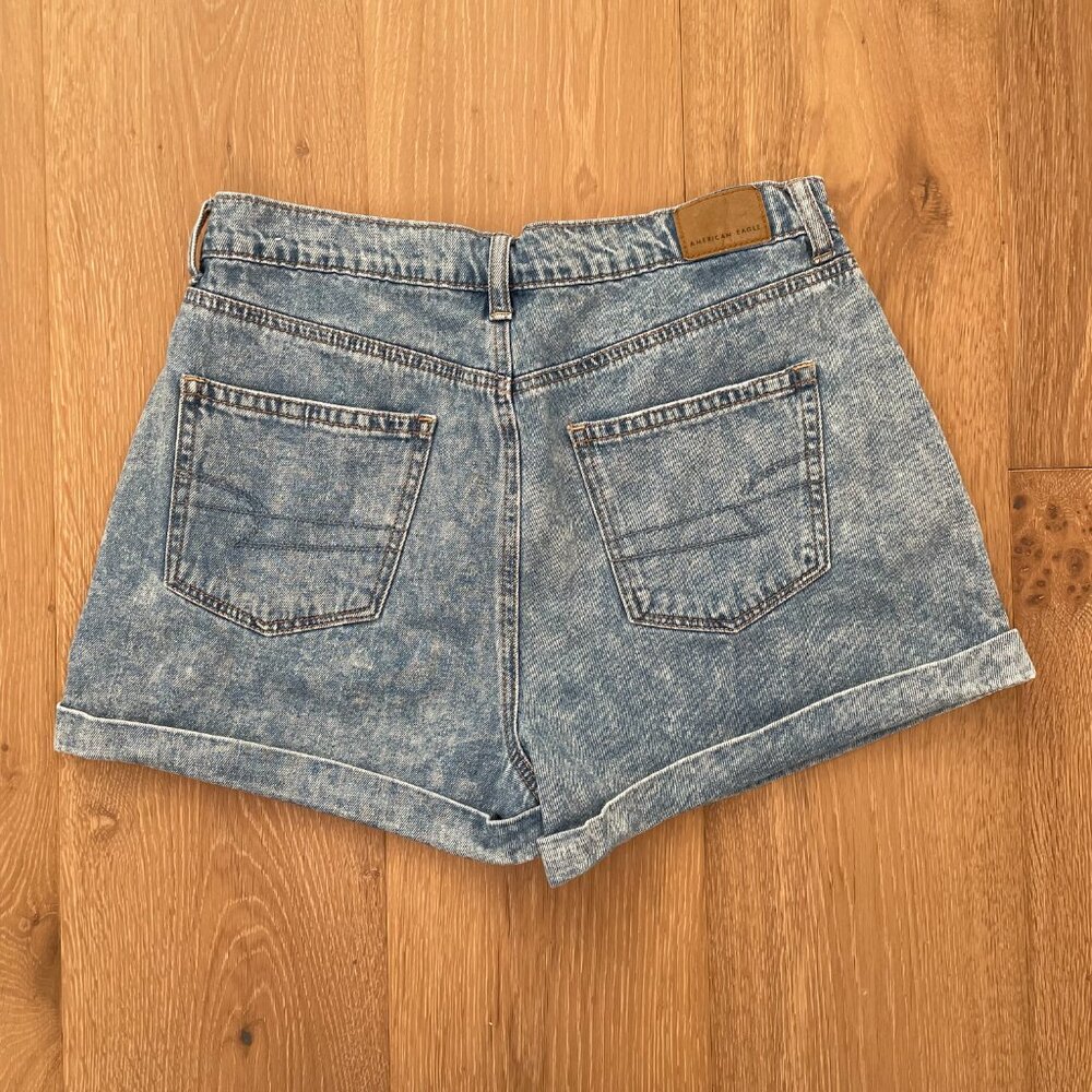 American Eagle Jean Shorts Women 8 Blue Denim Mom Pleated Acid 01237-5319 450 - Picture 5 of 13